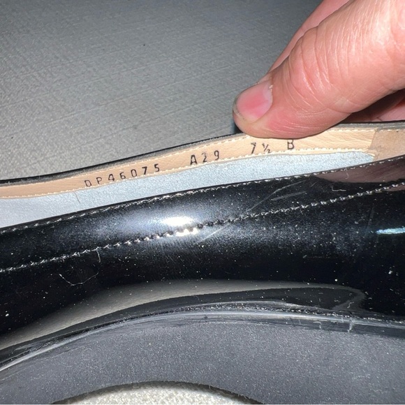 Salvatore Ferragamo Black Patent Leather Wedge Ballet Round Toe Wmn’s Sz 7.5B - Picture 12 of 12